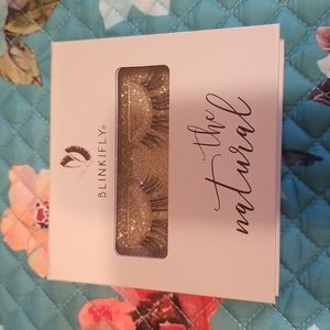 2 For 1 🔥Blinkifly Lashes "The Natural"